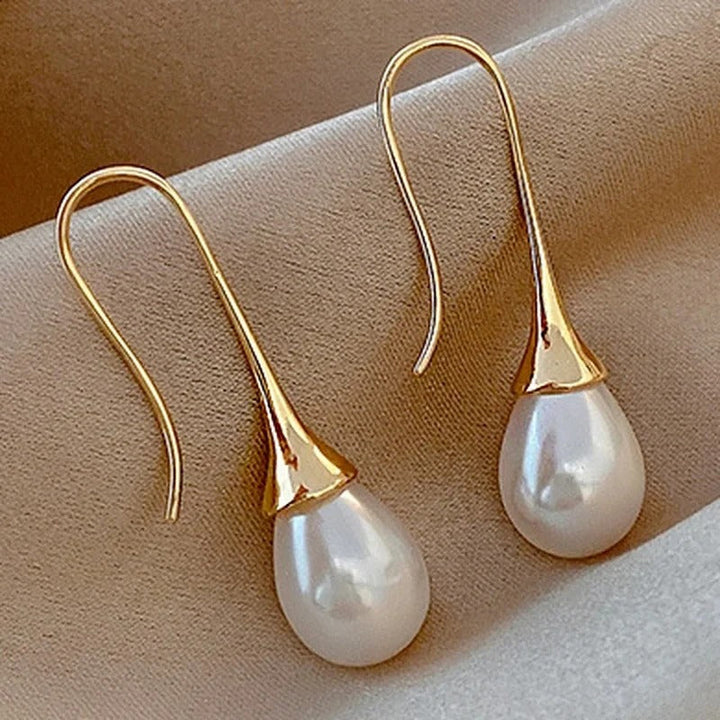 Pearl Helena Earrings